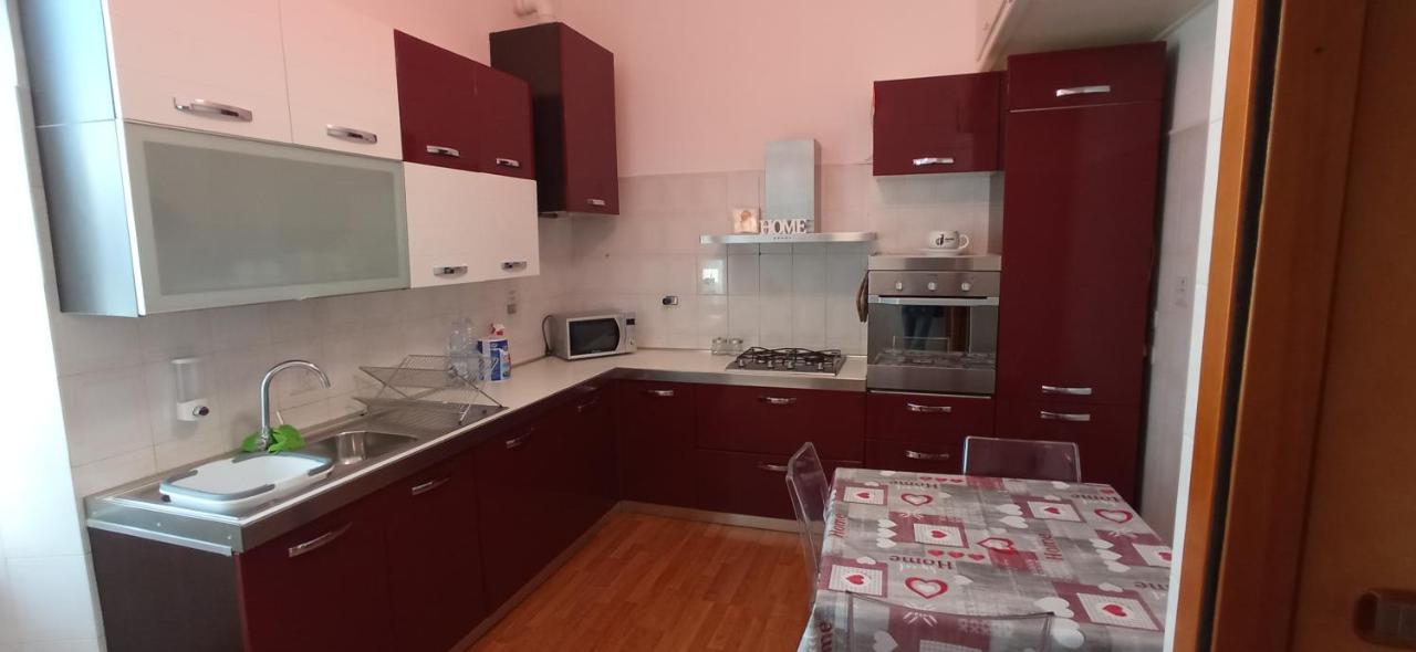 I Girasoli Apartment Чивитавекия Екстериор снимка
